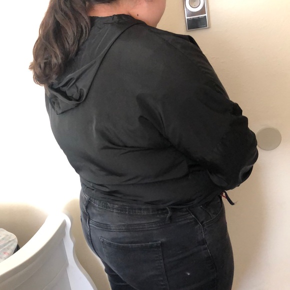 Black jacket / Rain Jacket - Picture 2 of 4